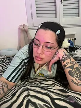 Snapshot of cherryxxox chatting on June 2026 01:58:01 AM cherryxxox online show from June 2026 01:58:01 AM