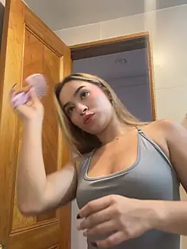 AmyRusso online show from April 2026 09:59:02 PM