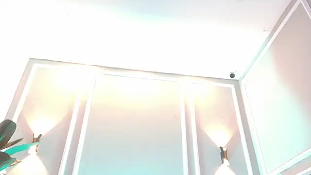 Snapshot of milurousse chatting on April 2026 07:30:02 PM milurousse online show from April 2026 07:30:02 PM