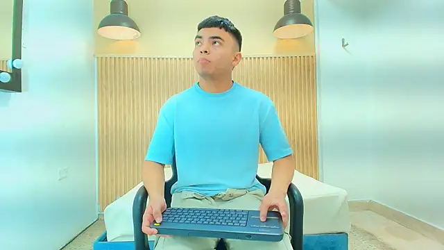 Snapshot of THIAM_KELLER1 chatting on April 2026 07:30:02 PM THIAM KELLER1 online show from April 2026 07:30:02 PM