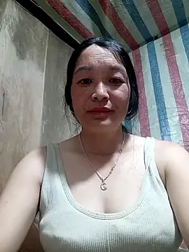 Snapshot of vanlucky2 chatting on April 2026 12:32:02 PM vanlucky2 online show from April 2026 12:32:02 PM