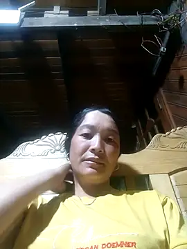 Snapshot of vanlucky2 chatting on April 2026 02:32:01 PM vanlucky2 online show from April 2026 02:32:01 PM