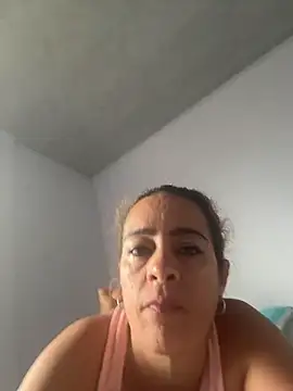 Natigoonzalez online show from April 2026 01:13:02 PM