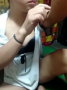 Snapshot of ross001 chatting on April 2026 11:49:02 PM ross001 online show from April 2026 11:49:02 PM