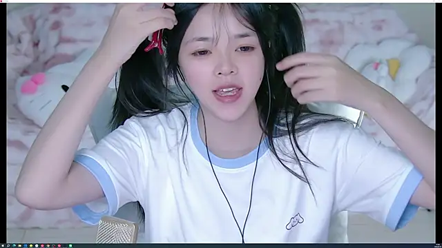 Snapshot of yaya-a chatting on April 2026 09:58:02 AM yaya-a online show from April 2026 09:58:02 AM