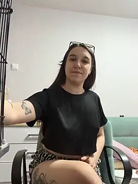 Snapshot of RiannaBrown chatting on April 2026 03:07:02 AM RiannaBrown online show from April 2026 03:07:02 AM