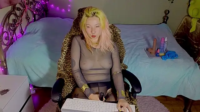 Sansarella online show from April 2026 06:24:02 PM