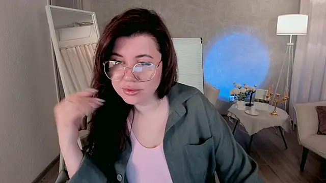 TheaCassian online show from April 2026 06:49:02 AM