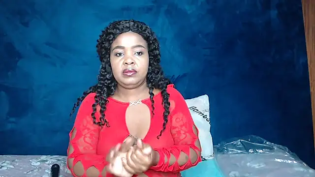 Snapshot of CaramelBaddie16 chatting on May 2026 04:42:01 AM CaramelBaddie16 online show from May 2026 04:42:01 AM