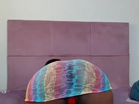 Snapshot of MistressZandy chatting on April 2026 07:04:01 AM MistressZandy online show from April 2026 07:04:01 AM