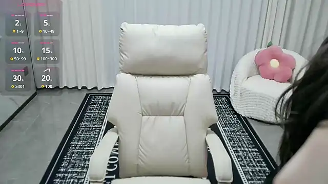 LUNYI-CC online show from July 2026 11:57:01 AM
