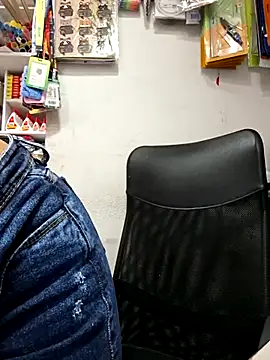 Michell Monrrone online show from April 2026 09:04:02 PM