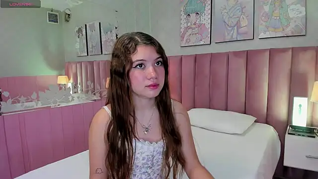Snapshot of Hellencute18_ chatting on July 2026 11:05:02 AM Hellencute18 online show from July 2026 11:05:02 AM