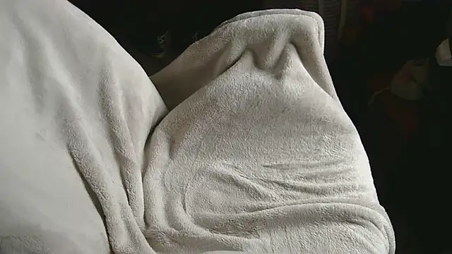 Snapshot of High_on_Skittles chatting on April 2026 12:50:02 PM High on Skittles online show from April 2026 12:50:02 PM