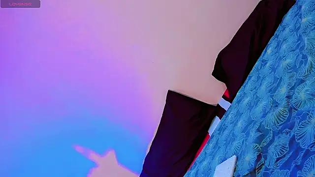 Snapshot of Tania_Baker chatting on April 2026 01:40:01 PM Tania Baker online show from April 2026 01:40:01 PM