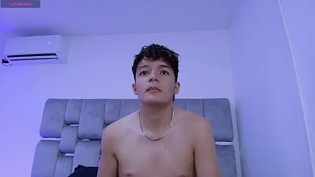 Luca Voss online show from April 2026 12:01:01 PM