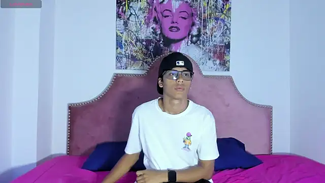 LiamKron online show from April 2026 11:37:01 AM