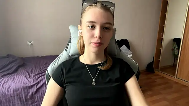 Snapshot of HebrewRiding chatting on June 2026 07:33:02 AM HebrewRiding online show from June 2026 07:33:02 AM