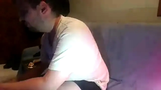 Snapshot of Kiid_Globiiko chatting on April 2026 04:25:01 PM Kiid Globiiko online show from April 2026 04:25:01 PM