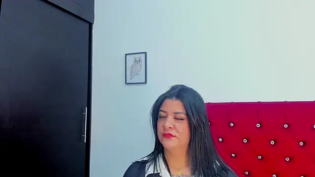 Snapshot of Katty_West chatting on April 2026 07:40:02 PM Katty West online show from April 2026 07:40:02 PM