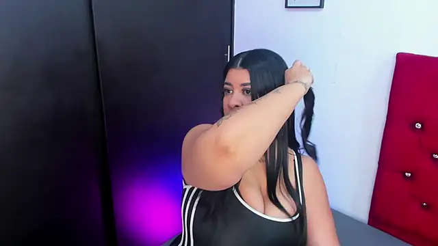 Snapshot of Katty_West chatting on April 2026 07:20:02 PM Katty West online show from April 2026 07:20:02 PM