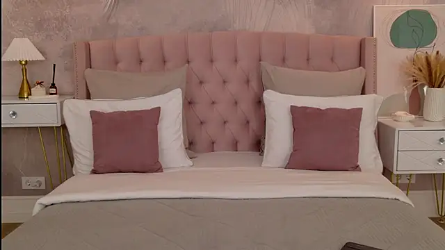 Snapshot of YunaStorm chatting on April 2026 02:55:02 PM YunaStorm online show from April 2026 02:55:02 PM