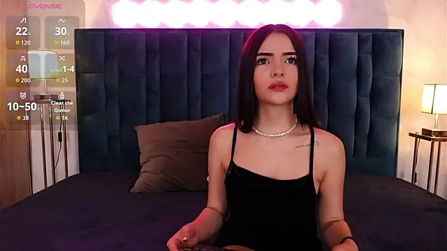 NicoleeNash online show from April 2026 06:18:02 AM