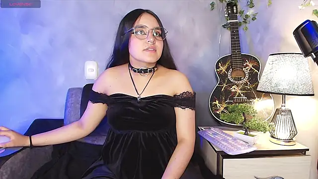 ambar  devon online show from April 2026 08:14:01 PM