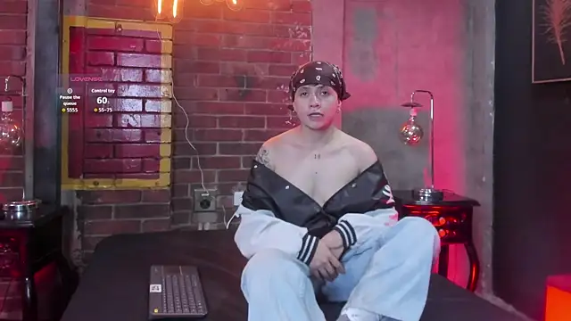 Snapshot of MissaelRossi chatting on April 2026 08:35:02 PM MissaelRossi online show from April 2026 08:35:02 PM