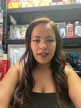 Snapshot of MIA_ROSSEEE chatting on June 2026 05:08:01 PM MIA ROSSEEE online show from June 2026 05:08:01 PM