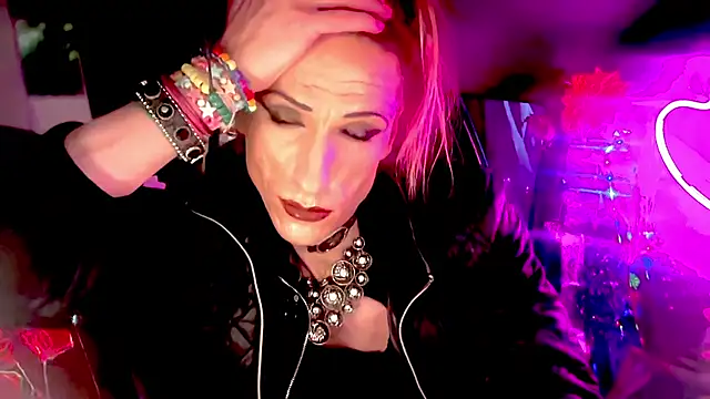 Snapshot of TgirlBrat chatting on June 2026 06:20:01 AM TgirlBrat online show from June 2026 06:20:01 AM