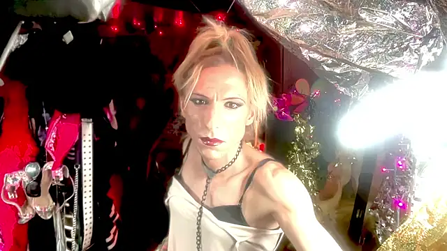 Snapshot of TgirlBrat chatting on June 2026 08:19:01 AM TgirlBrat online show from June 2026 08:19:01 AM