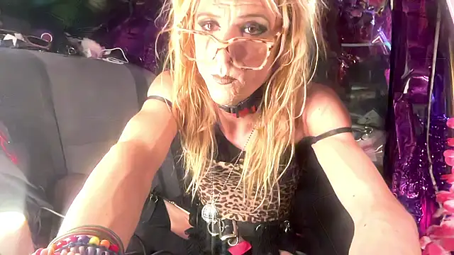 Snapshot of TgirlBrat chatting on June 2026 07:33:02 AM TgirlBrat online show from June 2026 07:33:02 AM