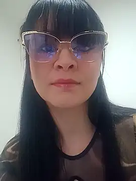 Snapshot of roos1237 chatting on April 2026 11:55:02 AM roos1237 online show from April 2026 11:55:02 AM