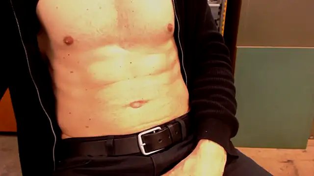 Blackandblue2000 online show from April 2026 07:26:02 AM