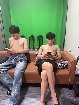 Snapshot of titi-999 chatting on April 2026 06:19:02 AM titi-999 online show from April 2026 06:19:02 AM