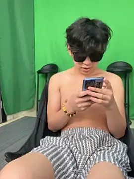 Snapshot of titi-999 chatting on June 2026 12:02:01 PM titi-999 online show from June 2026 12:02:01 PM