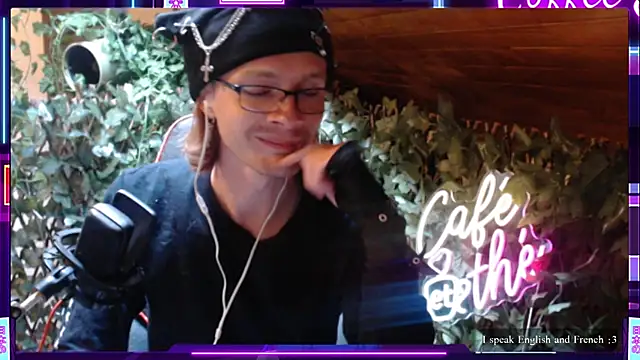 SkinnyAlex1312 online show from April 2026 03:29:01 PM