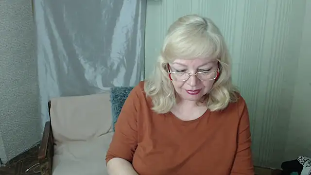 Snapshot of LavandaMay chatting on May 2026 06:59:01 PM LavandaMay online show from May 2026 06:59:01 PM