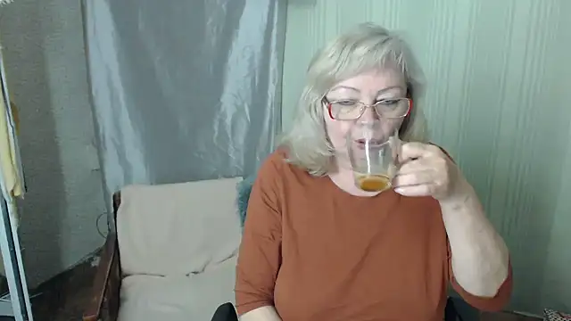 Snapshot of LavandaMay chatting on May 2026 08:02:02 PM LavandaMay online show from May 2026 08:02:02 PM