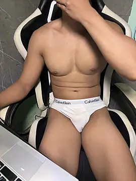 Snapshot of Paulo-jor chatting on April 2026 02:17:01 AM Paulo-jor online show from April 2026 02:17:01 AM