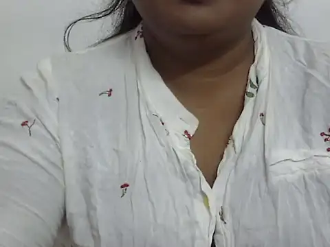 Snapshot of Maryam_Ji chatting on April 2026 07:58:02 PM Maryam Ji online show from April 2026 07:58:02 PM