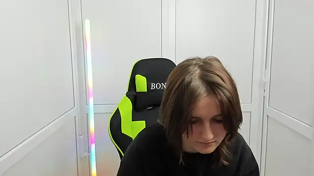 Snapshot of GoldenKiss chatting on April 2026 07:13:02 AM GoldenKiss online show from April 2026 07:13:02 AM