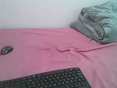 MsLaura24 online show from April 2026 05:01:02 AM