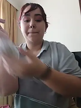 AliceScoot  online show from June 2026 06:18:02 PM