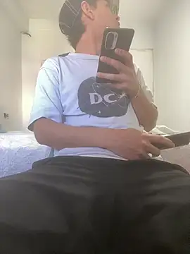 JuanF0304 online show from April 2026 03:19:02 PM