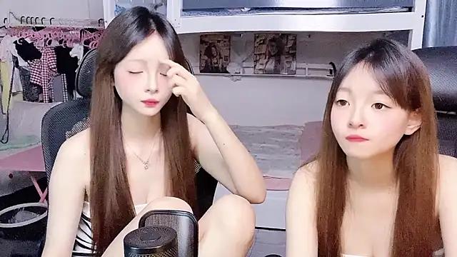 Snapshot of xiaoqiao-daqiao chatting on April 2026 01:29:02 PM xiaoqiao-daqiao online show from April 2026 01:29:02 PM