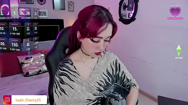 Snapshot of Leah_cherry chatting on June 2026 09:51:02 PM Leah cherry online show from June 2026 09:51:02 PM
