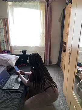 Snapshot of Alejalozano chatting on April 2026 11:48:01 AM Alejalozano online show from April 2026 11:48:01 AM