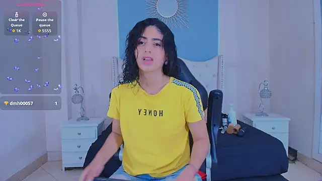 Snapshot of elizabeth_santos1 chatting on April 2026 10:04:02 PM elizabeth santos1 online show from April 2026 10:04:02 PM